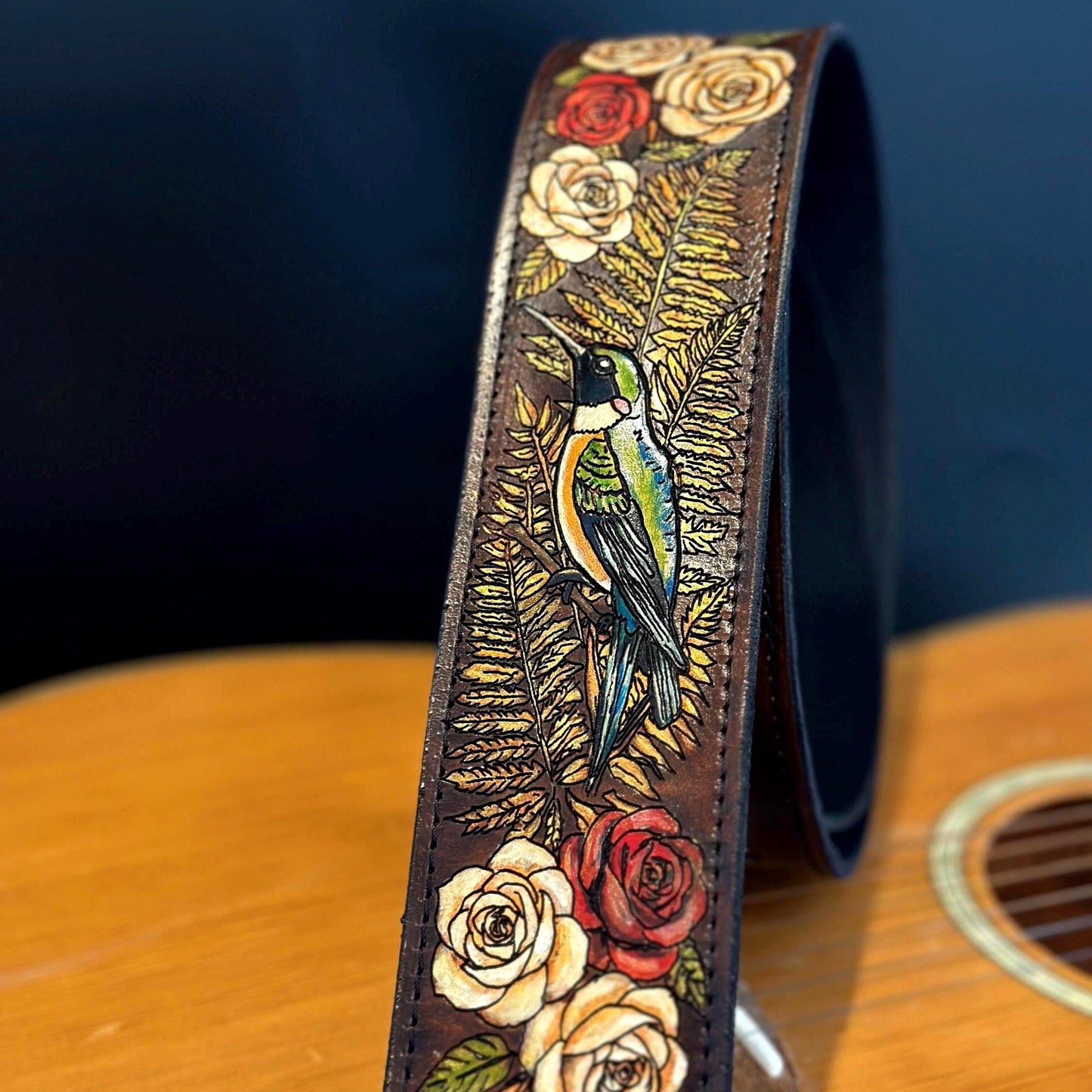 Personalized Bird Guitar Strap - Retro Style strap for Acoustic, Bass, Classical & Electric Guitar - Gift for her/him/them - Hummingbird