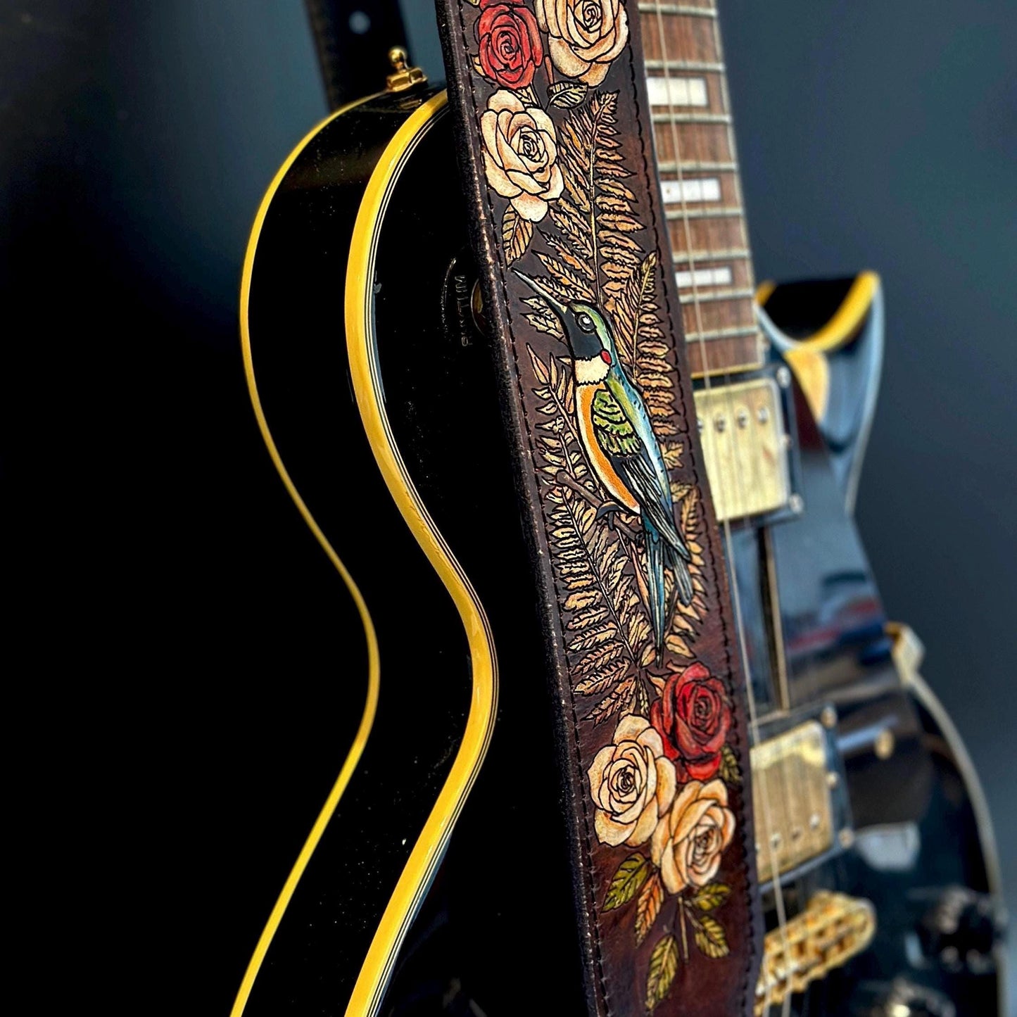 Personalized Bird Guitar Strap - Retro Style strap for Acoustic, Bass, Classical & Electric Guitar - Gift for her/him/them - Hummingbird