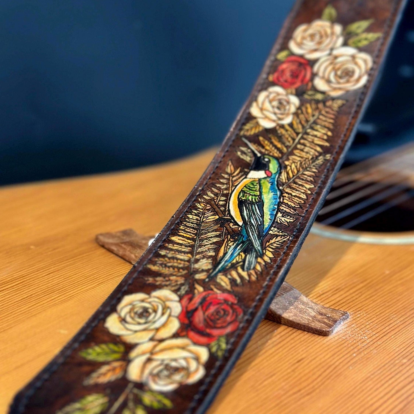Personalized Bird Guitar Strap - Retro Style strap for Acoustic, Bass, Classical & Electric Guitar - Gift for her/him/them - Hummingbird