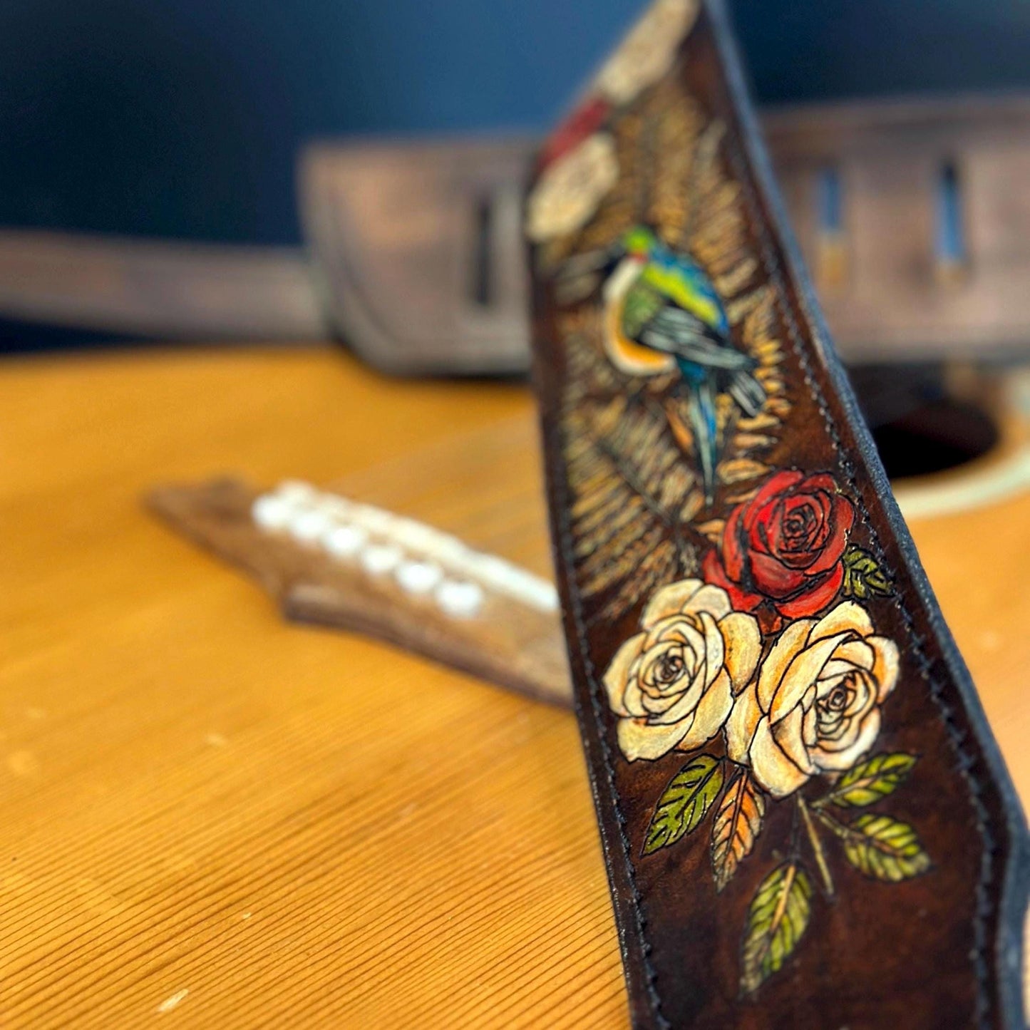 Personalized Bird Guitar Strap - Retro Style strap for Acoustic, Bass, Classical & Electric Guitar - Gift for her/him/them - Hummingbird