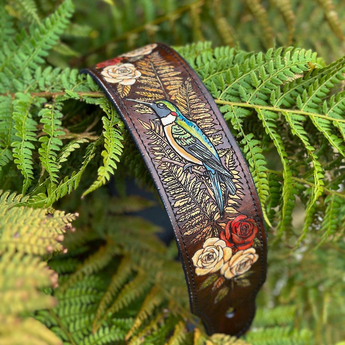 Personalized Bird Guitar Strap - Retro Style strap for Acoustic, Bass, Classical & Electric Guitar - Gift for her/him/them - Hummingbird
